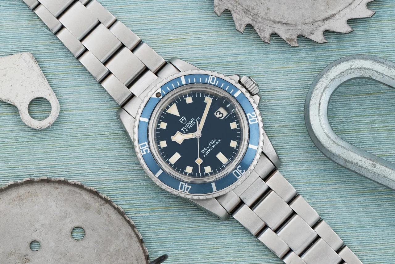 Tudor Submariner 40991320 39 mm kol saati