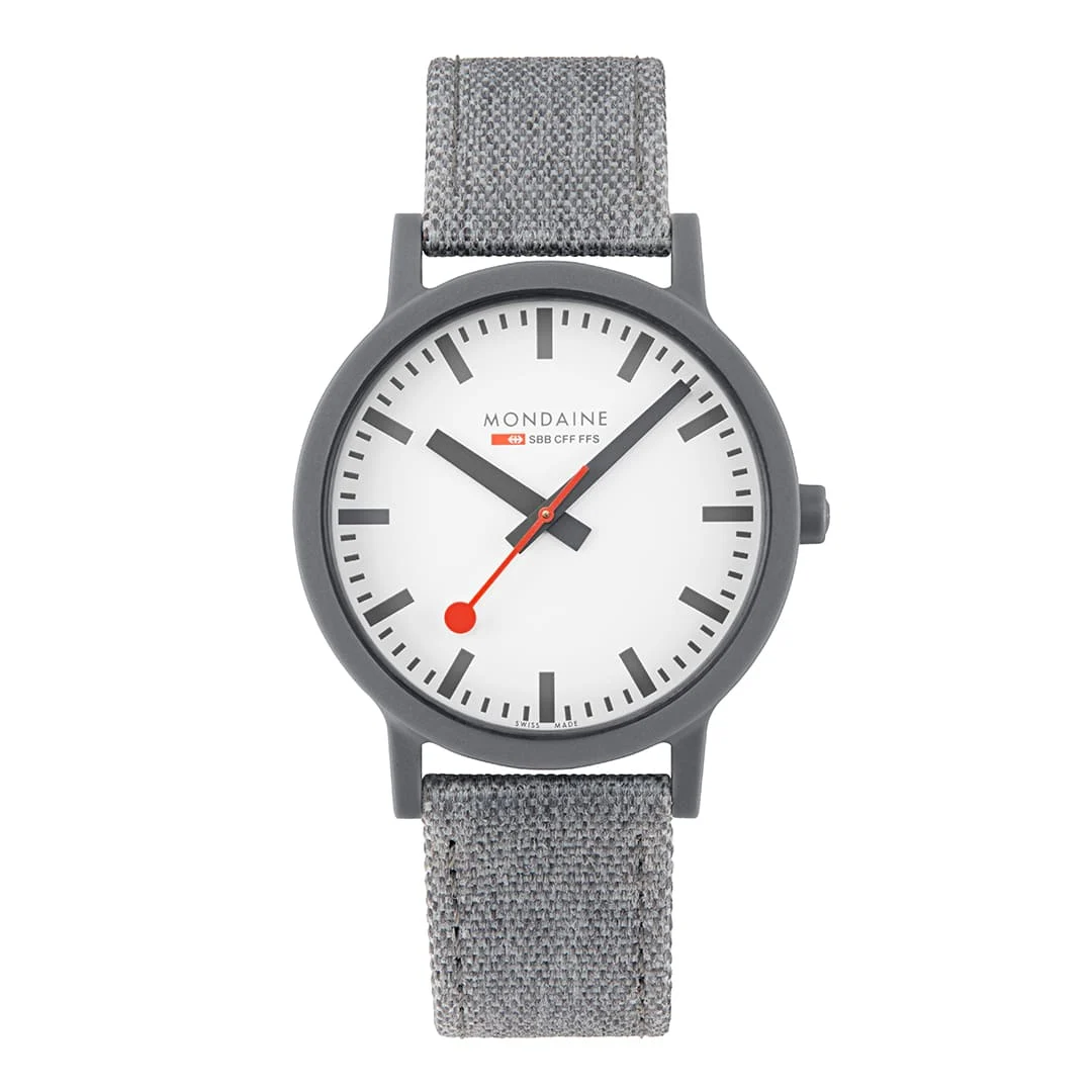 Mondaine Essence MS1.41110.LU 41 mm kol saati