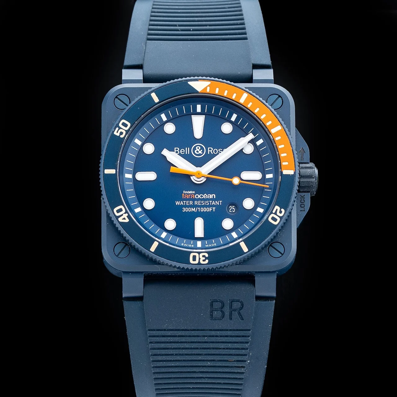 Bell & Ross Diver Tara 210009N33924 42 mm kol saati