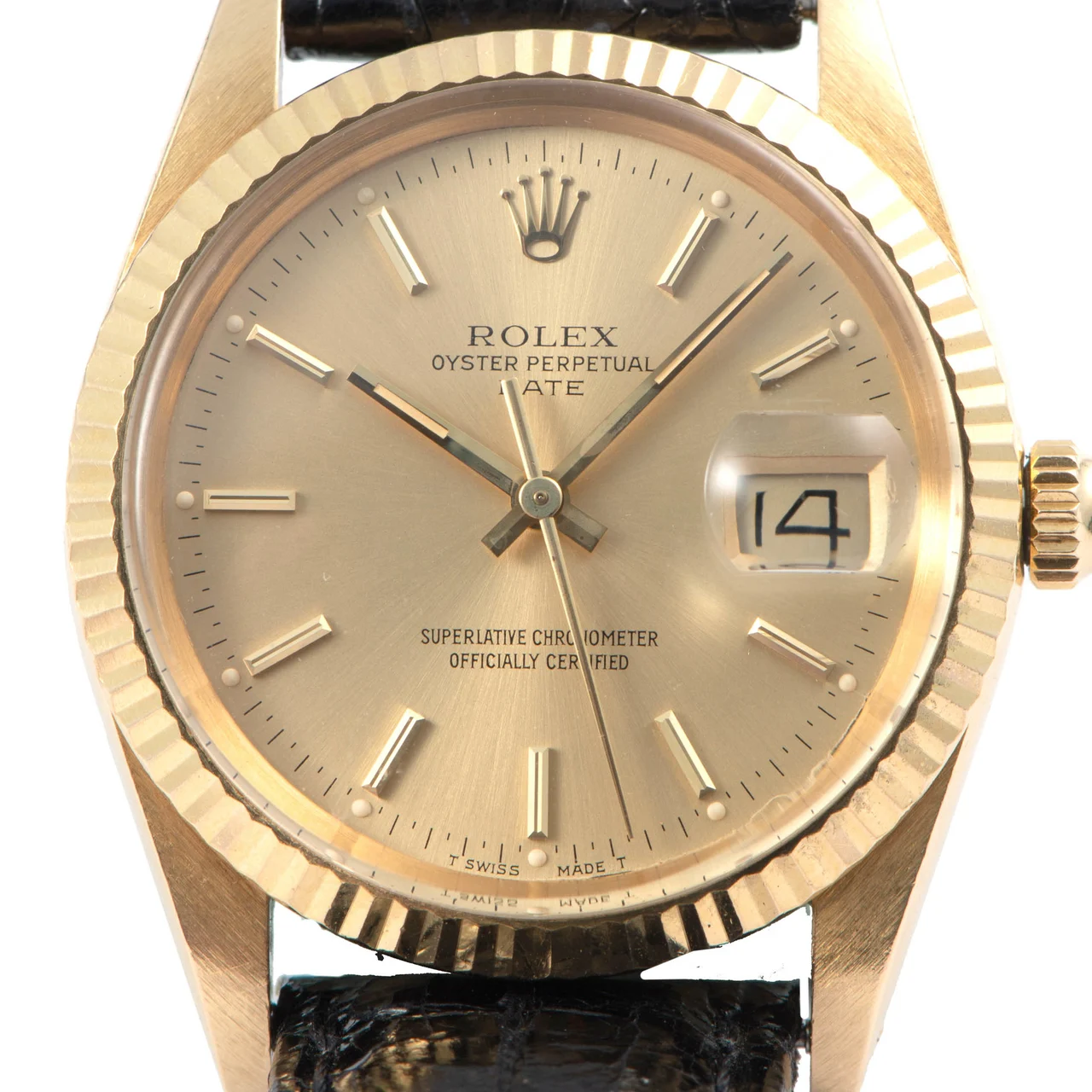 Rolex Ref. 15038, self-winding, centre-seconds, date, gold dial; “Date”; 18K yellow gold kol saati
