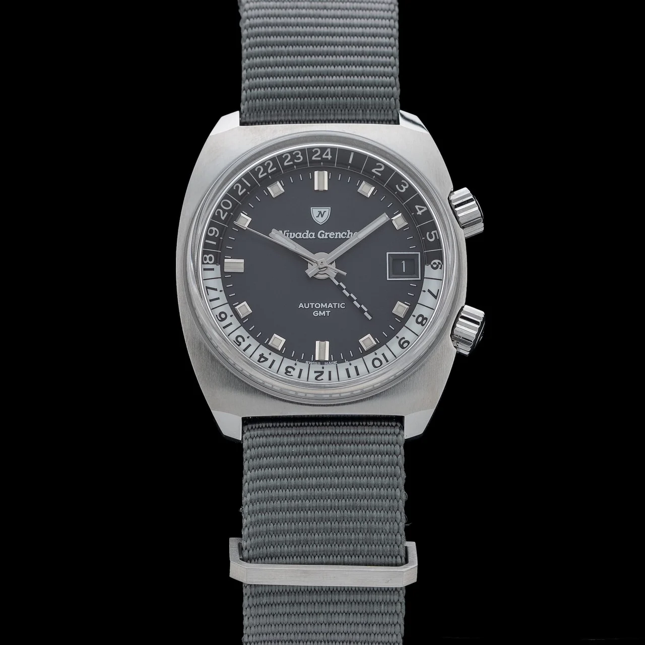 Nivada Grenchen Antarctic GMT Limited Edition 32073A 210009N40227 36 mm kol saati