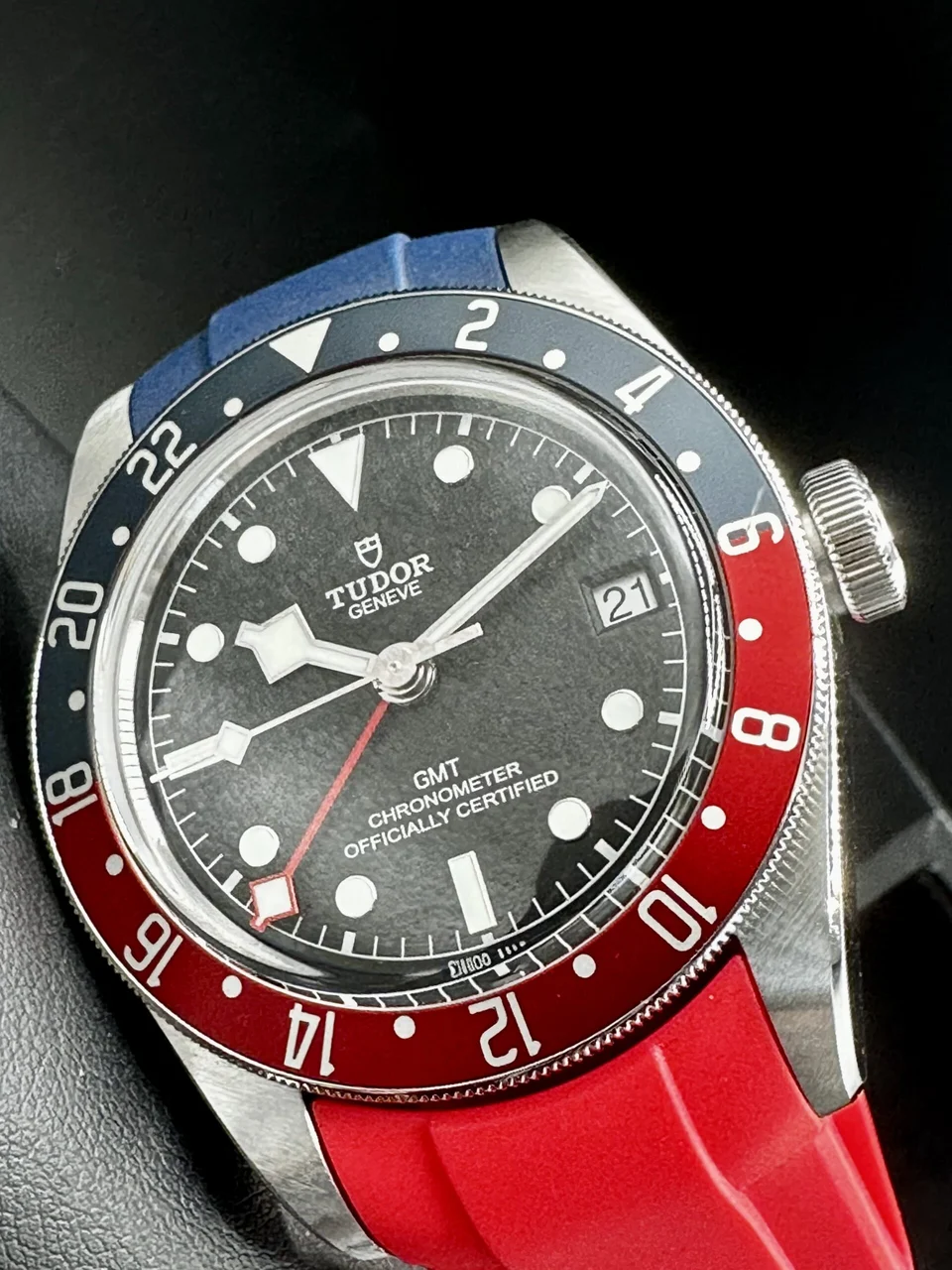 Tudor Black Bay 275955680137 41 mm kol saati