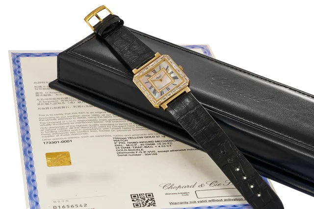 Chopard Ref. 17-3301-20-YDL, mother-of-pear and pavé-set diamond dial, diamond-set bezel;