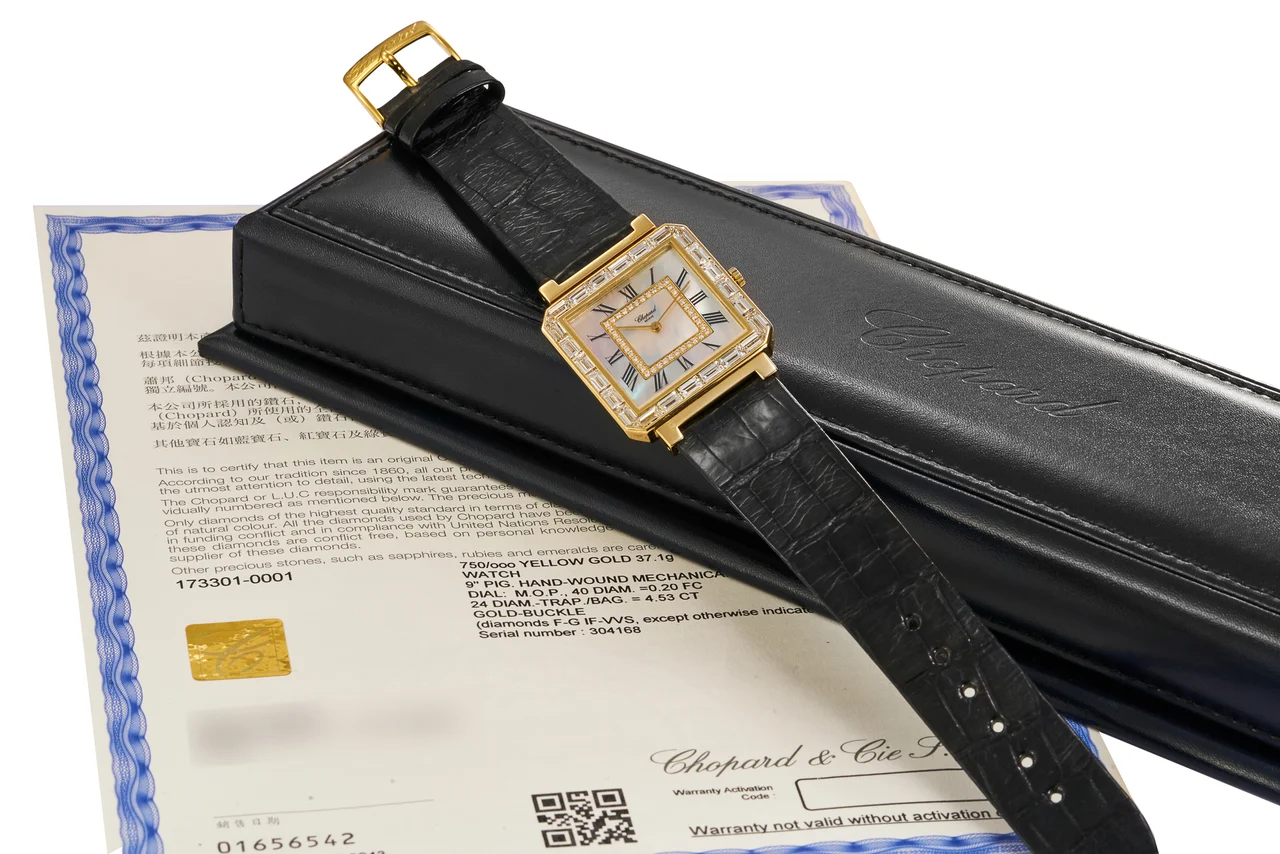 Chopard Ref. 17-3301-20-YDL, mother-of-pear and pavé-set diamond dial, diamond-set bezel; 18K yellow gold and diamonds (“ ”) kol saati