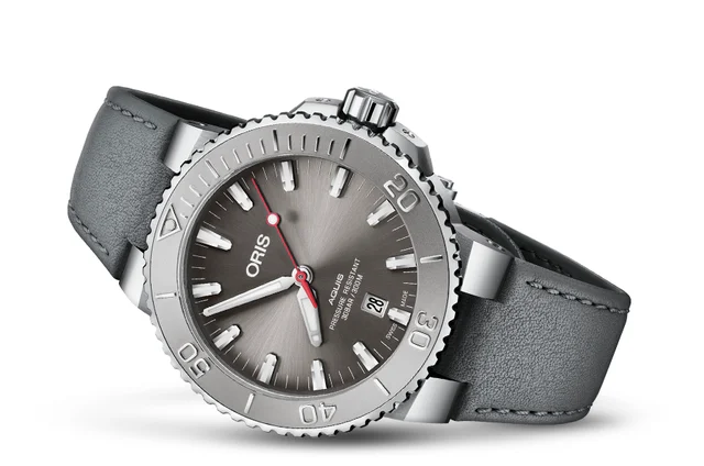 Oris Aquis Date Relief 01 733 7730 4153-07 5 24 11EB kol saati