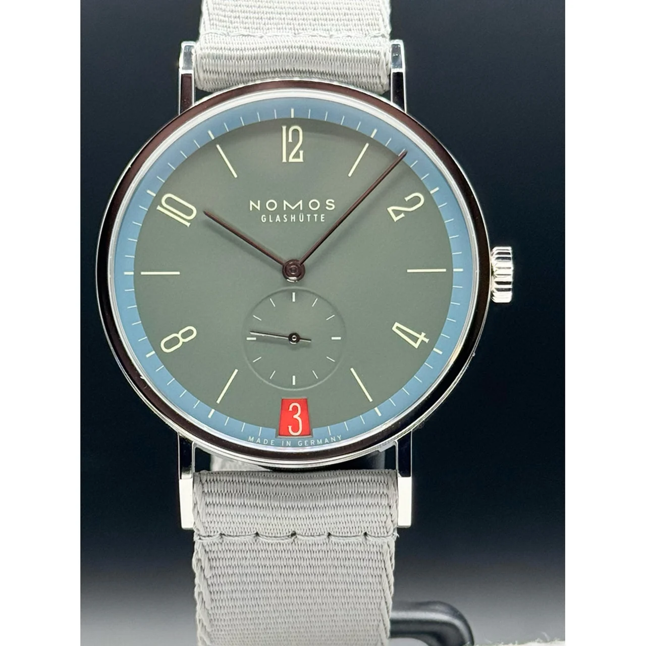 NOMOS Glashütte Tangente 38 Date Lakritze 210000077566 37.5 mm kol saati