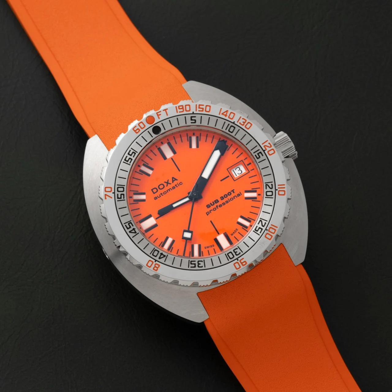 Doxa Sub 300T 40992222 42 mm kol saati