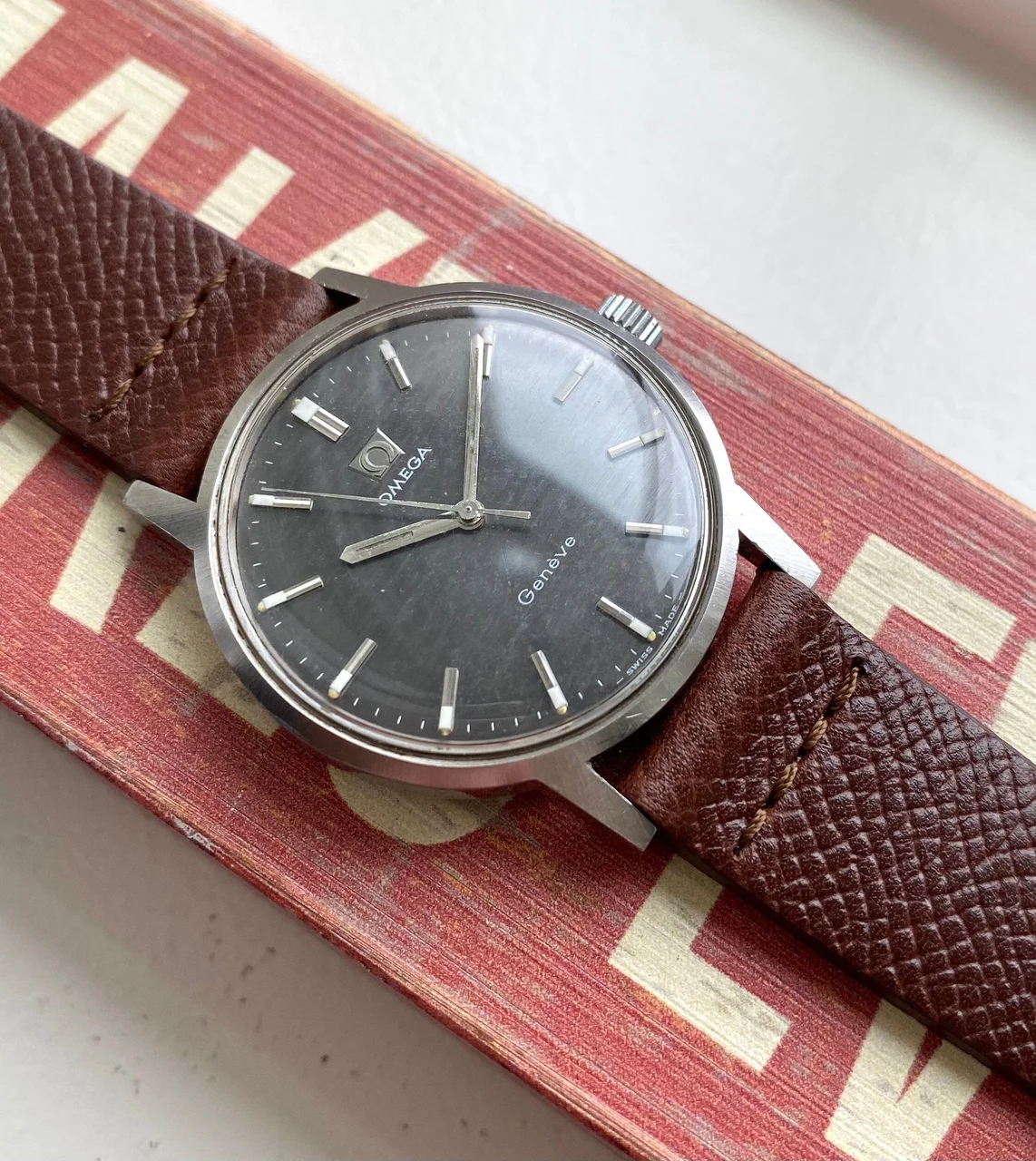 OMEGA Genève SQ2302426 18 mm kol saati