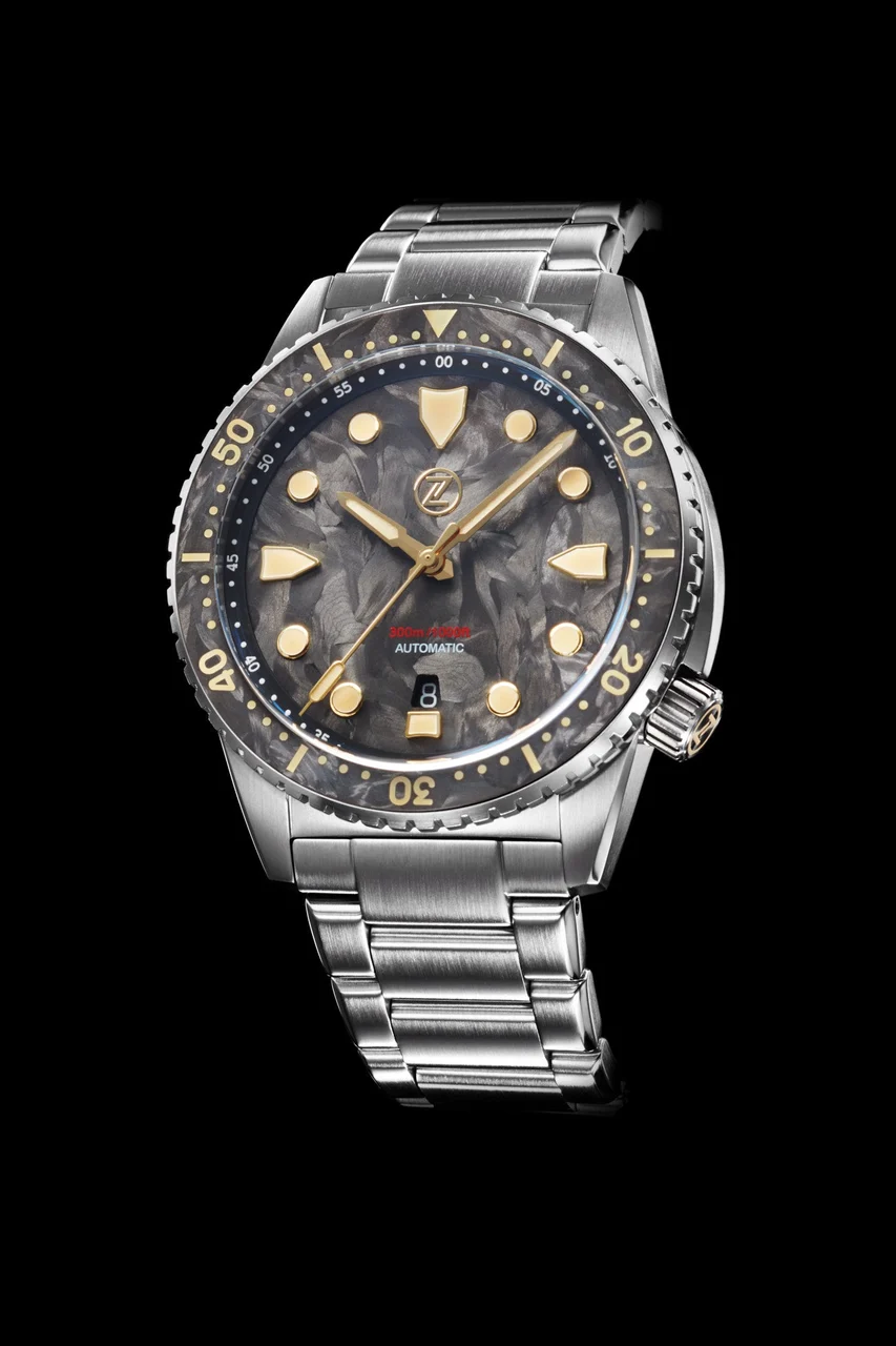Zelos Great White V2 300m 'Forged Carbon' 43 mm kol saati