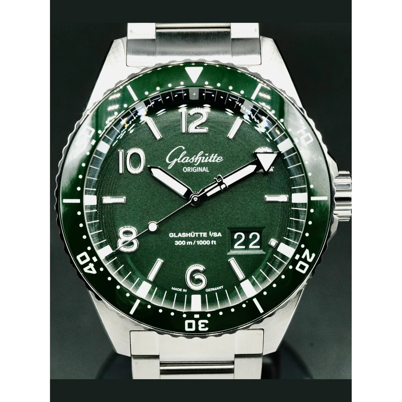 Glashutte Original Glashütte Original 1-36-13-07-83-70 SeaQ Panorama Date Reed Green on Bracelet 210000036622 43 mm kol saati