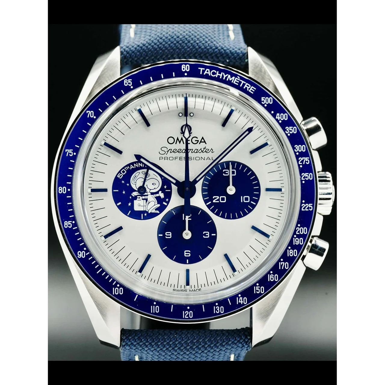 OMEGA Speedmaster Silver Snoopy Award 310.32.42.50.02.001 210000033272 42 mm kol saati