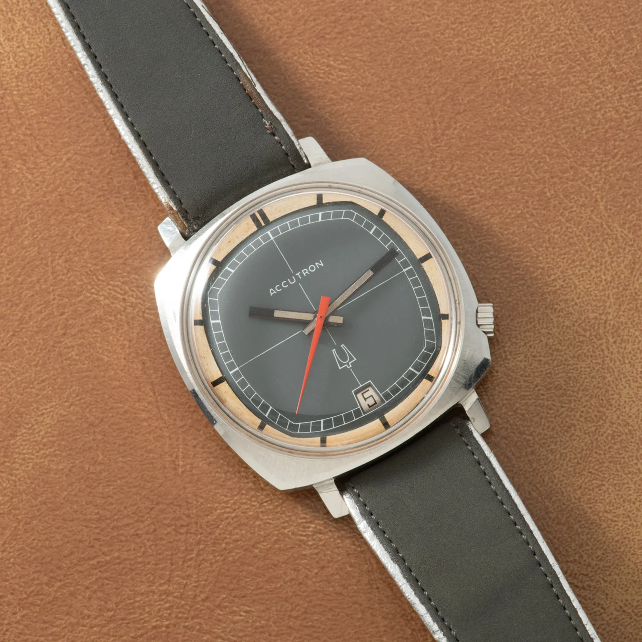 Bulova Accutron 40993307 35 mm kol saati