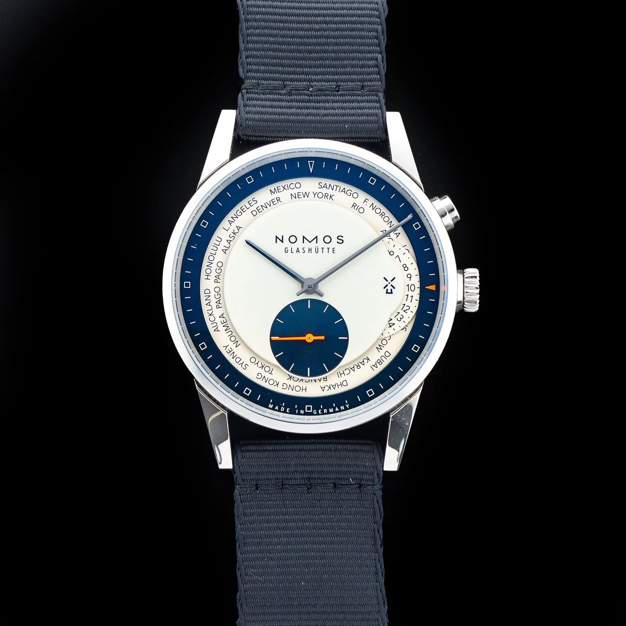 NOMOS Glashütte Zurich World Time LE The Hague Blue 210009N33044 kol saati