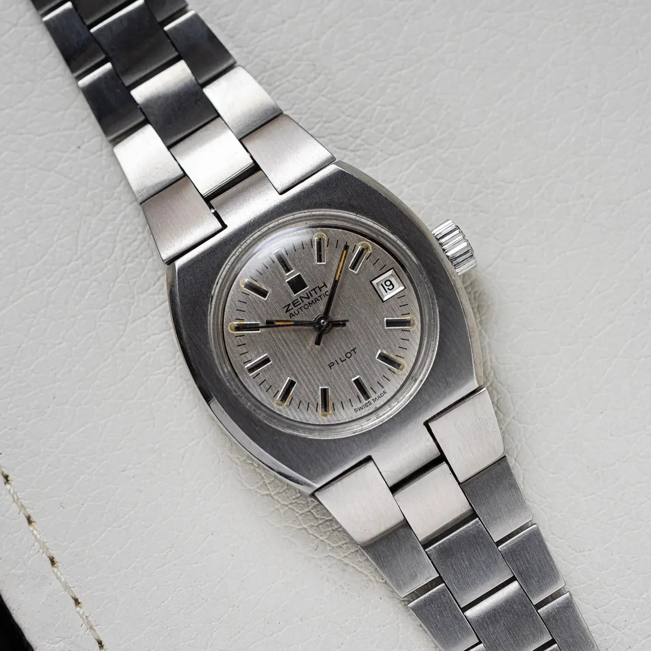 Zenith Pilot Cal. 48.5 Eta 2671 Ref. 01.0010.487 30 mm kol saati