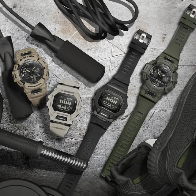 Casio G-shock G-squad GBA-900UU-3ADR kol saati
