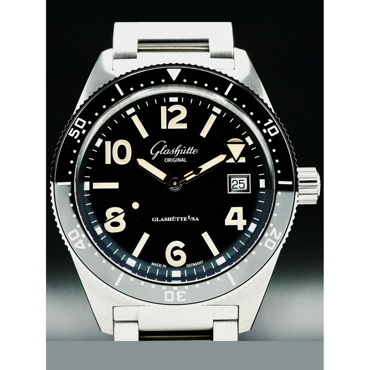Glashutte Original Glashütte Original 1-39-11-06-80-70 SeaQ Panodate SS Black Dial on Bracelet 210000052619 39.5 mm kol saati