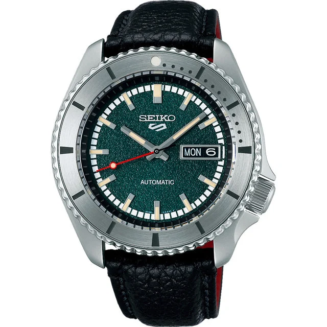 Seiko 5 Sports Masked Rider Limited Edition SRPJ91 kol saati