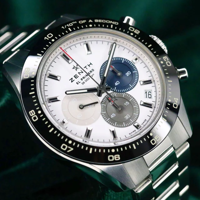 Zenith Chronomaster Sport White Dial Tricolor Subdials Black kol saati