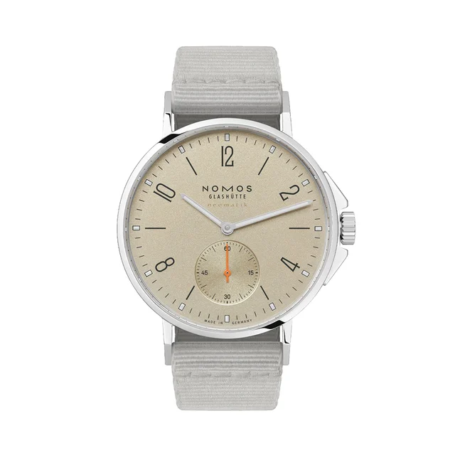 NOMOS Glashütte Ahoi Neomatik "Sand" Sapphire Back 36mm - Beige on Fabric Strap 569 kol sa