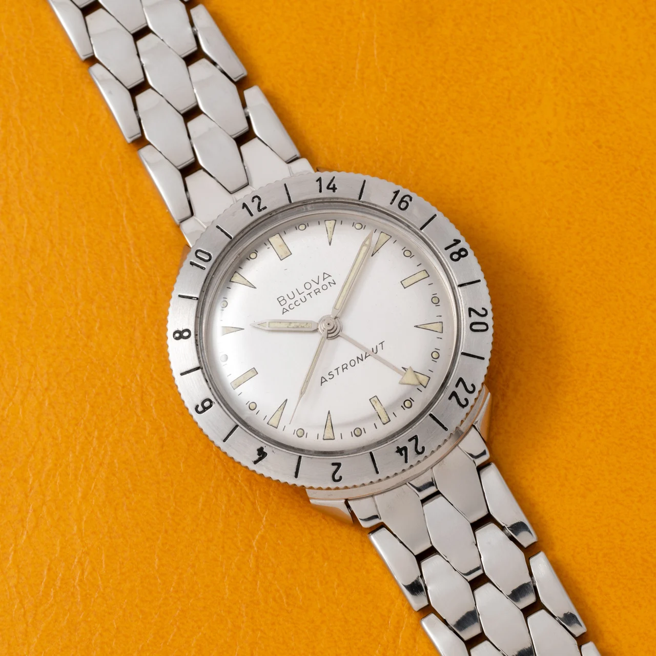 Bulova Accutron 40992807 38 mm kol saati