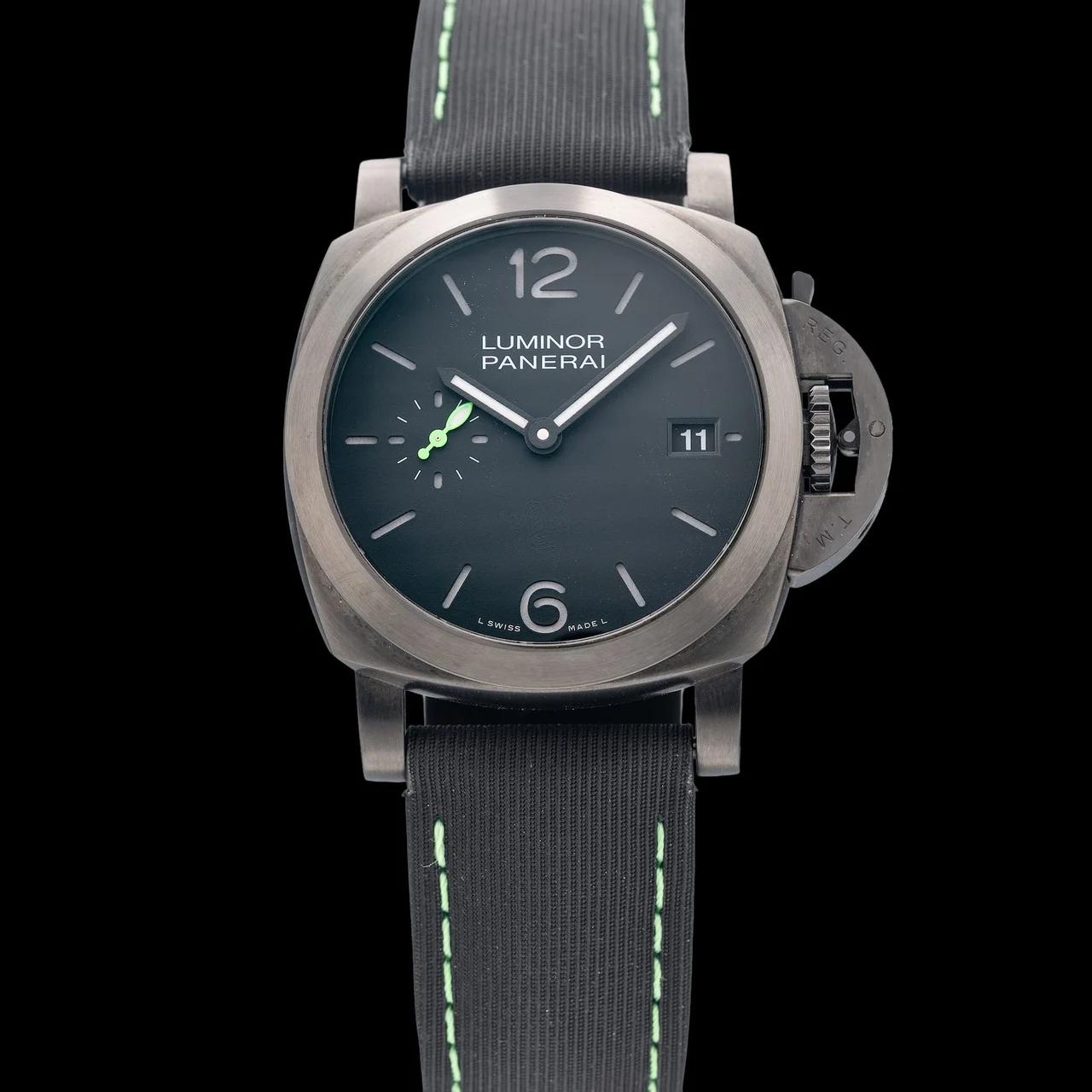 Panerai Luminor Quaranta Razer PAM01353 210009N37686 kol saati