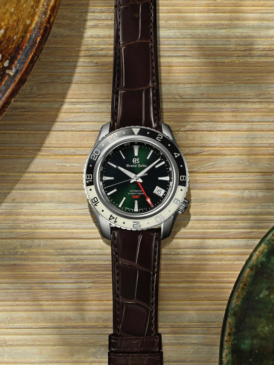 Grand Seiko Sport SBGJ239 44.2 mm kol saati