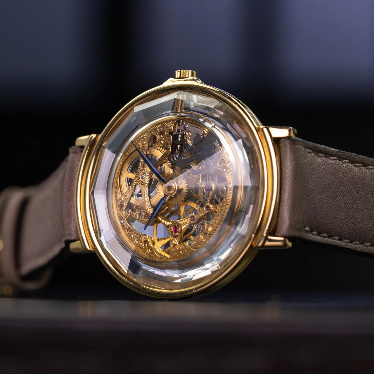 Corum Corum 7787 37 mm kol saati