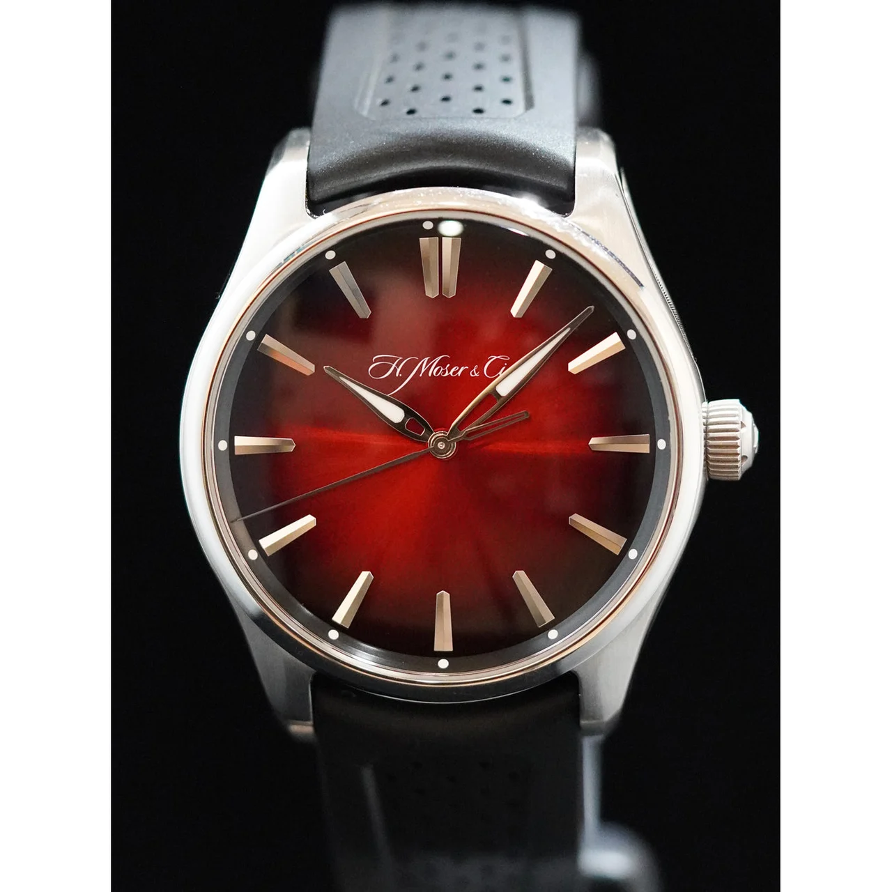 H. Moser & Cie. - Moser & Cie. 3200-1207 Pioneer Mad Red 210009N32088 42 mm kol saati