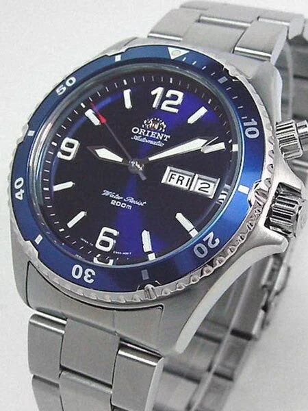 Orient Scratch and Dent - Blue Mako Automatic Dive Watch on a Bracelet #CEM65002D-SND kol