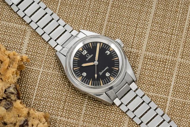 OMEGA Railmaster 40960178 kol saati