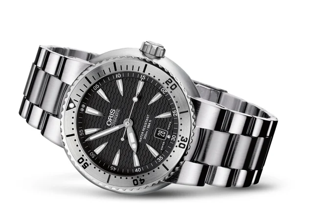 Oris Divers Date 01 733 7533 4154-07 8 24 01PEB kol saati