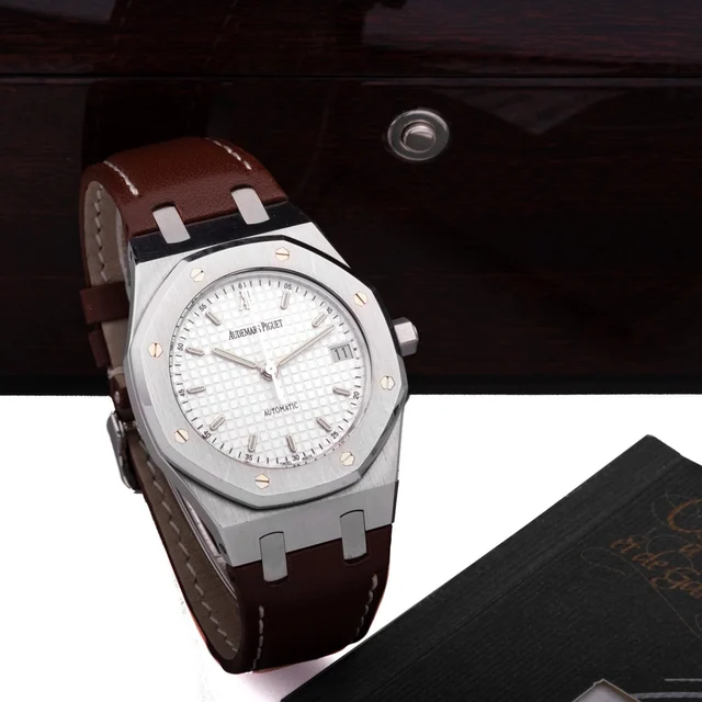 Audemars Piguet Switzerland 15189ST kol saati