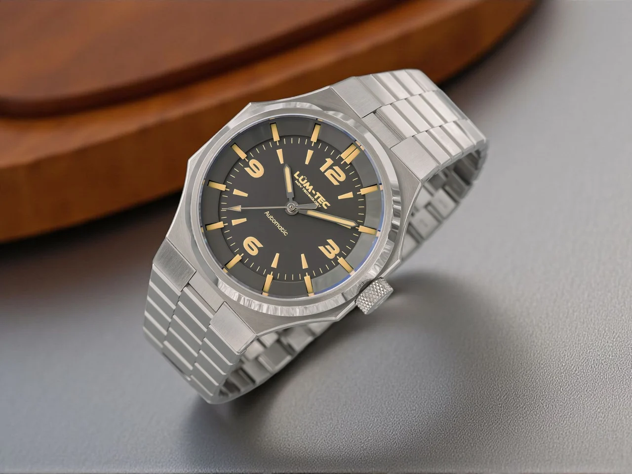 Lum Tec LTE1 42 mm kol saati