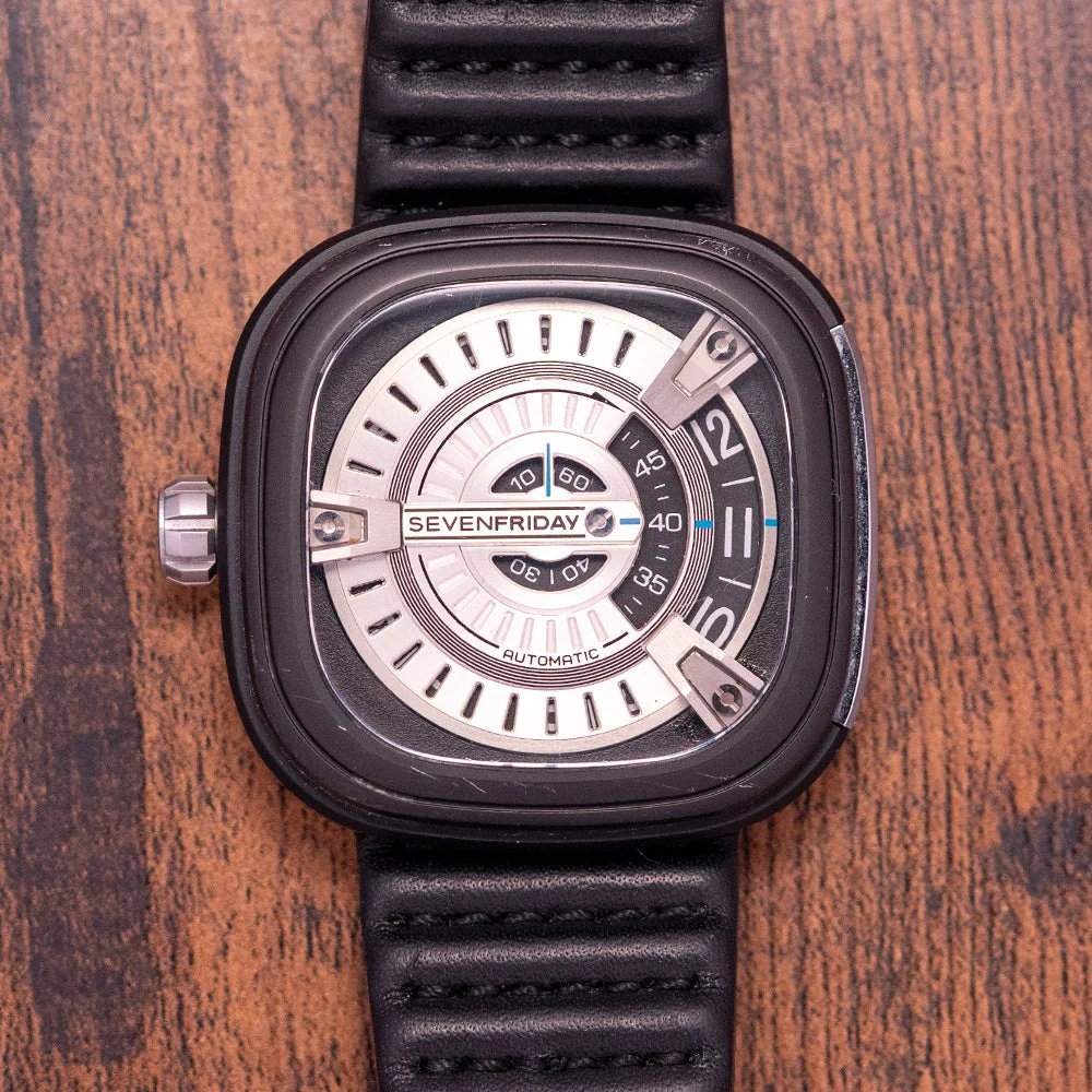 SEVENFRIDAY M-Series SF-M2/01 48 mm kol saati