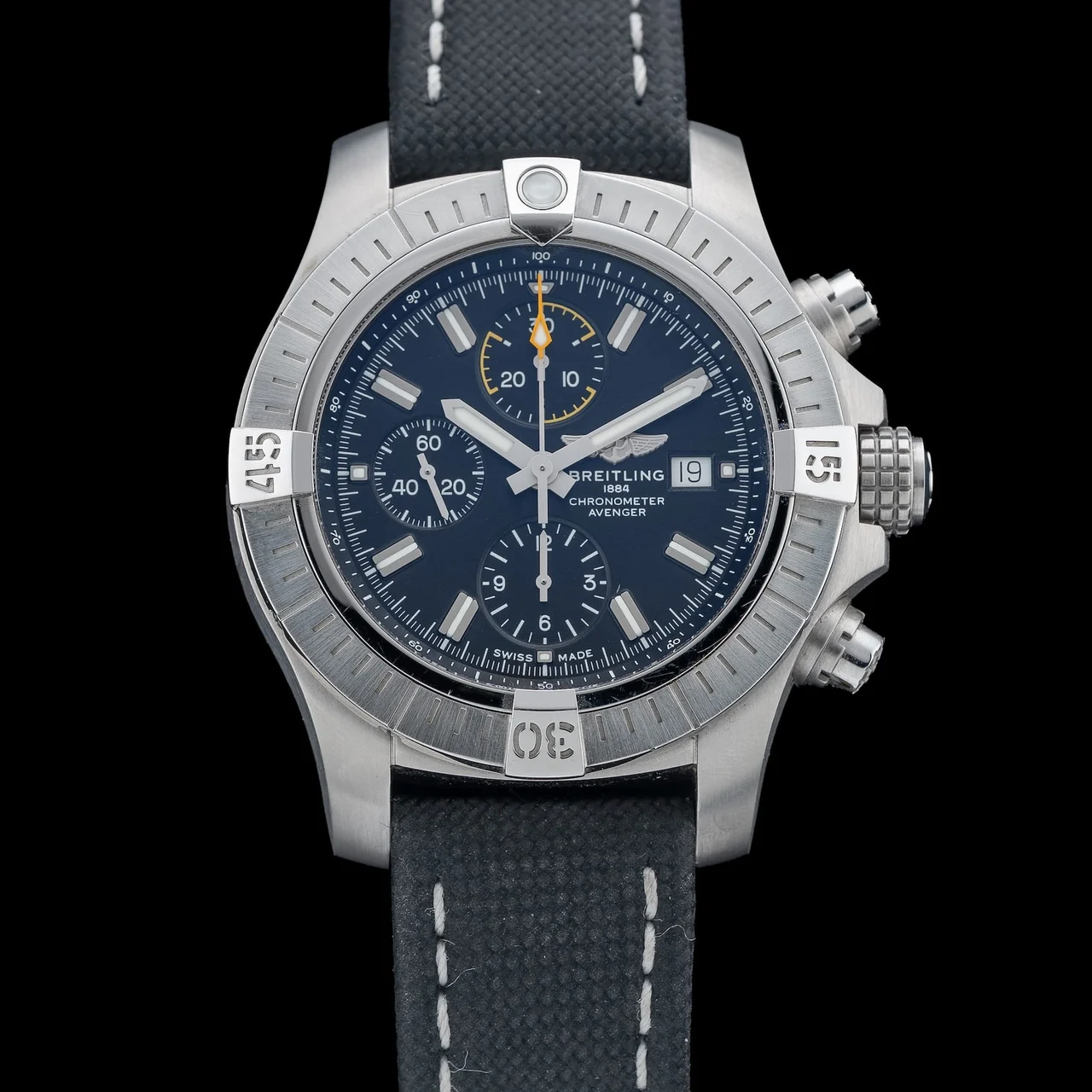 Breitling Avenger Chronograph 45 A13317 210009N41741 45 mm kol saati