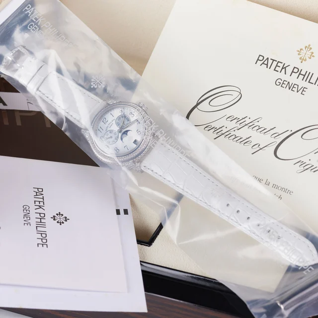 Patek Philippe PATEK PHILIPPE REF. 4937G-001, ANNUAL CALENDAR, 18K WHITE GOLD, DIAMONDS CA
