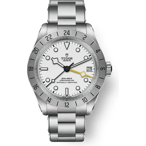 Tudor Black Bay Pro M79470-0004 39 mm kol saati