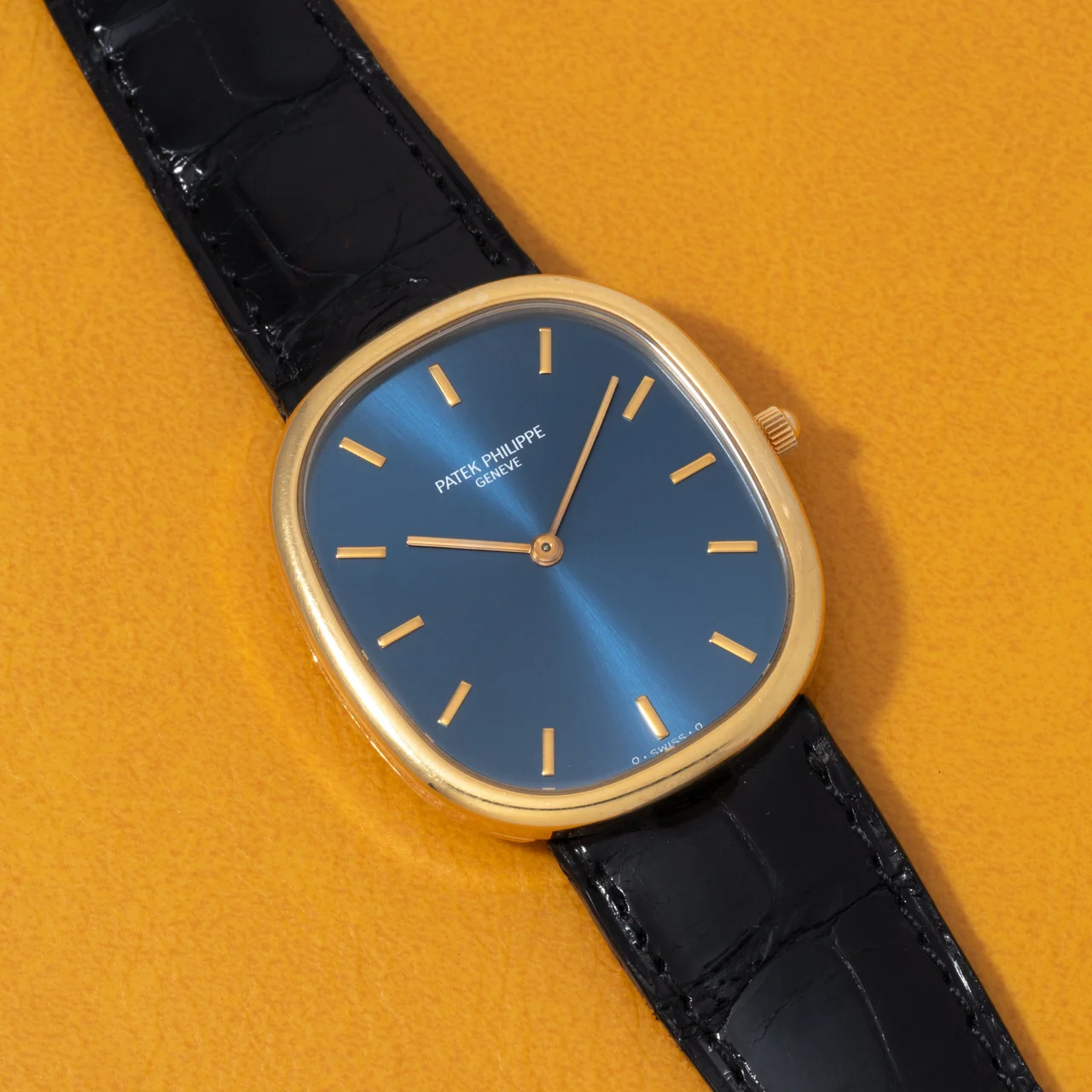Patek Philippe Golden Ellipse 40930704 32 mm kol saati