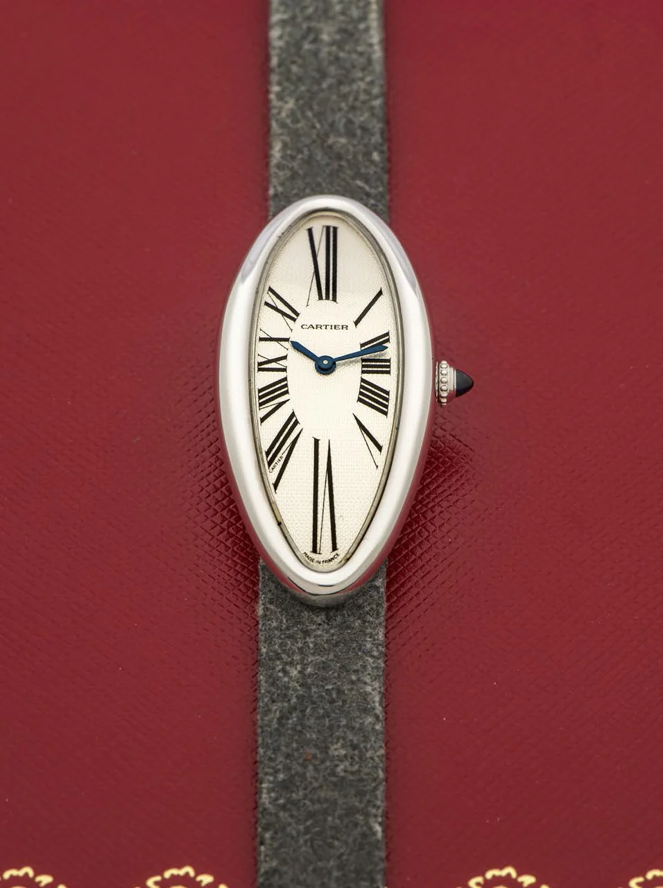 Cartier Baignoire Allongee 2604 kol saati