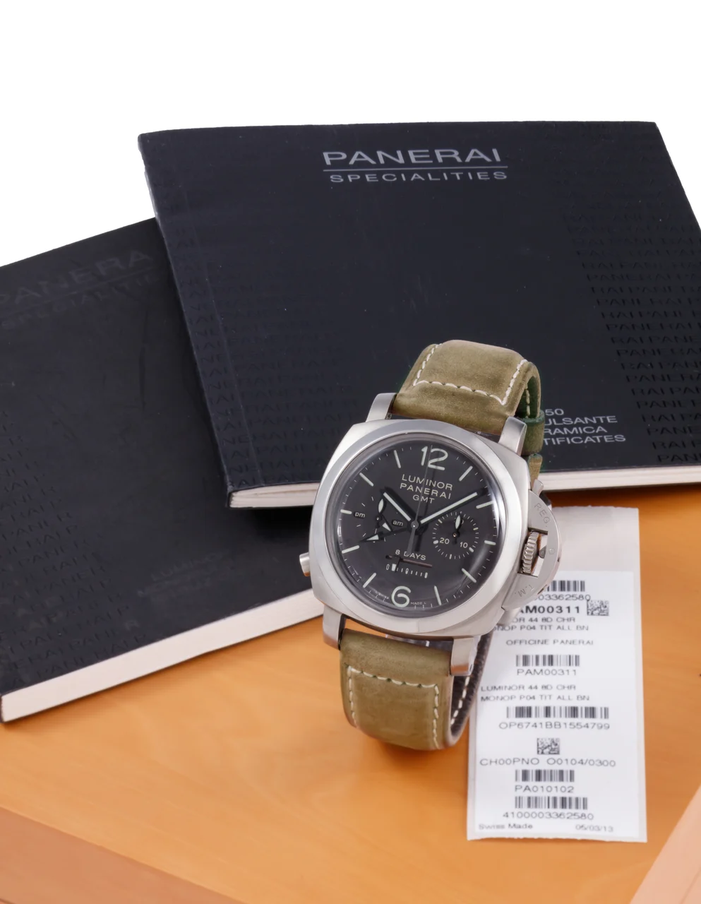 Panerai PANERAI REF. PAM00311, LUMINOR GMT 8 DAYS, TITANIUM, LIMITED 0104/0300 kol saati