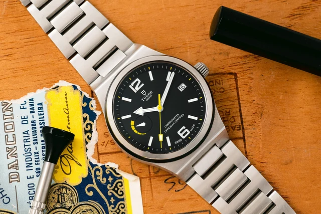 Tudor North Flag 40991356 kol saati