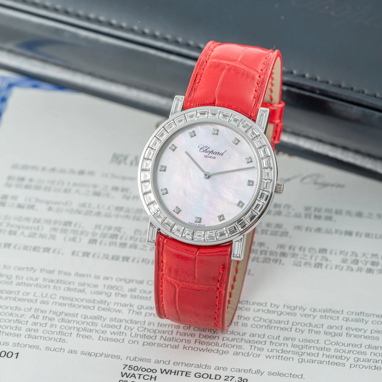 Chopard Ref. 17-2795-WDL, diamond-set mother-of-pearl dial, diamond-set bezel; 18K white gold and diamonds (“ ”) kol saati