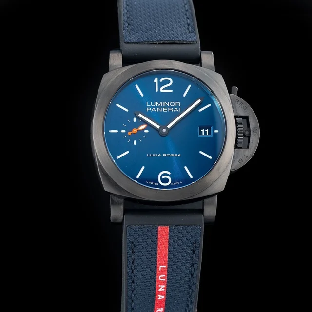 Panerai Luminor Quaranta Steel DLC Luna Rossa 210009N33226 kol saati