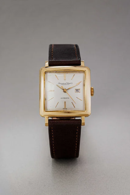 IWC Carré 18k yellow gold kol saati