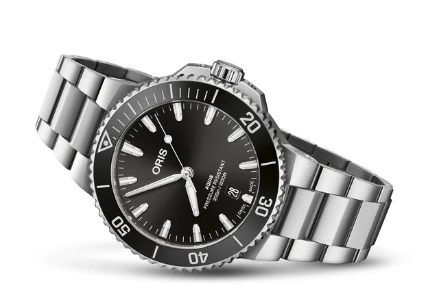 Oris Aquis Date 01 733 7787 4154-07 8 22 04PEB kol saati