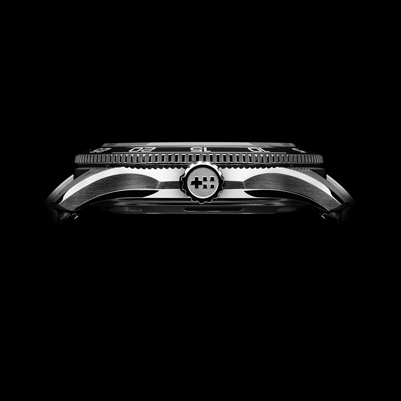 Christopher Ward Trident Pro 300 C60-38ADA31S0KK1-B1 38 mm kol saati