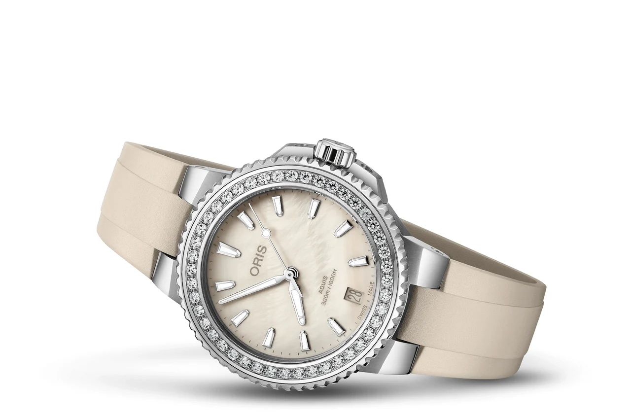 Oris Aquis Date Diamonds 01 733 7792 4956-07 4 19 61FC 36.5 mm kol saati
