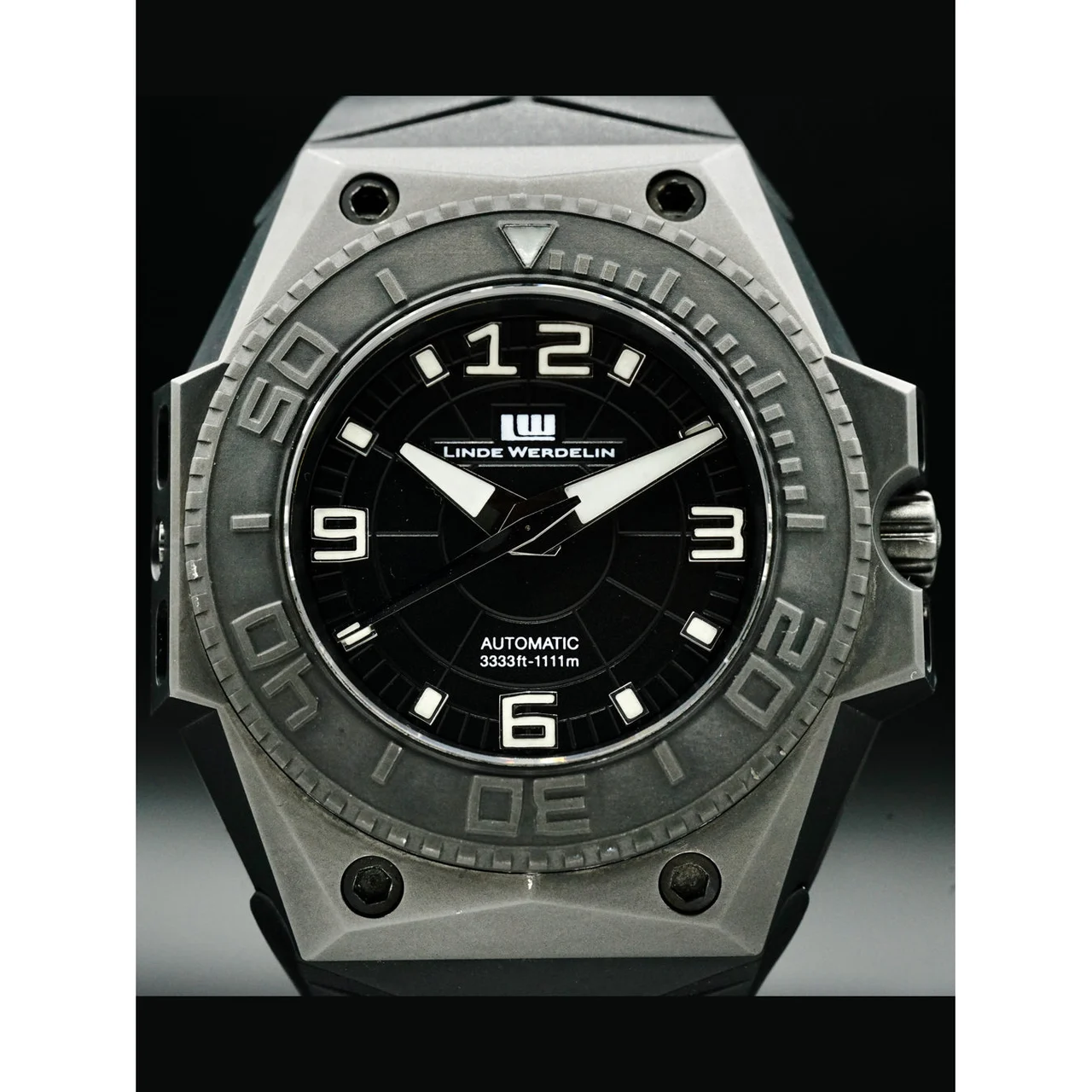 Linde Werdelin Rare Oktopus 1111m Black 210000008867 46 mm kol saati