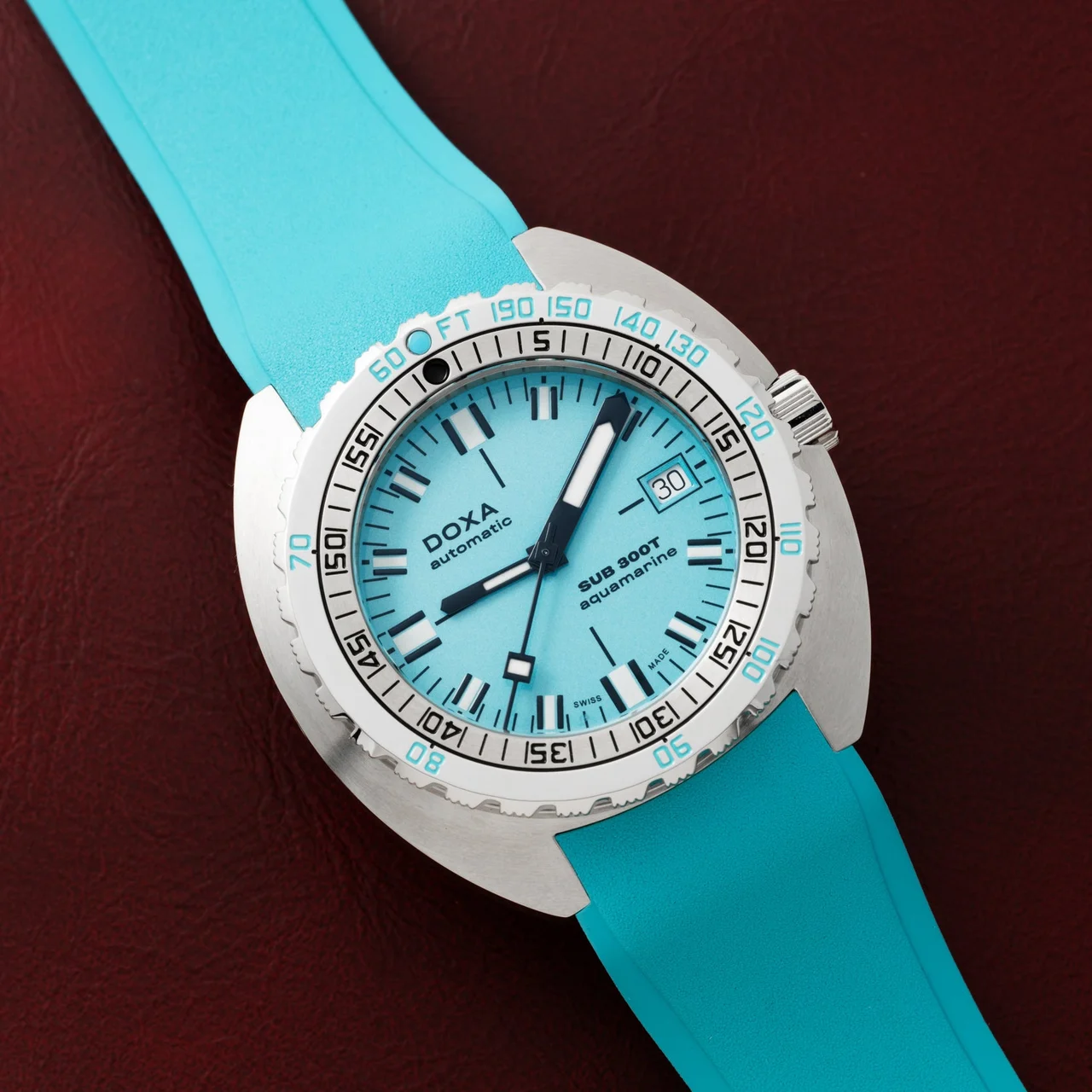 Doxa Sub 300T 40992232 42 mm kol saati