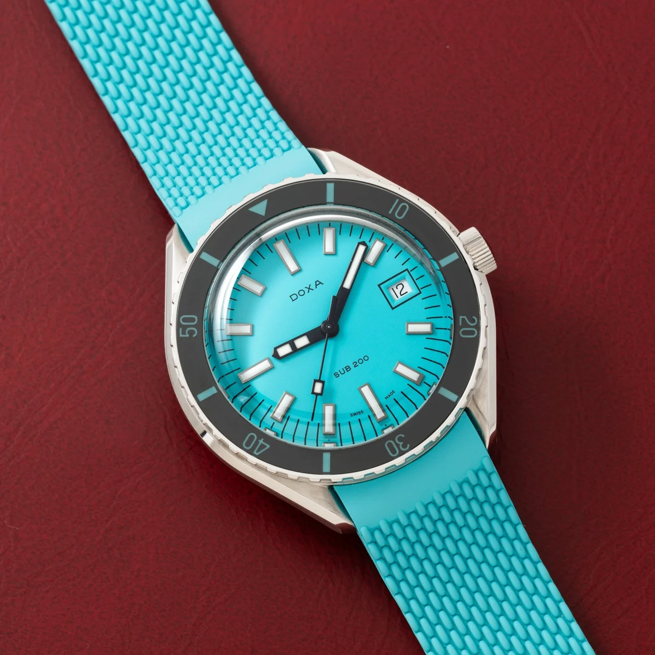 Doxa Sub 200 40992213 42 mm kol saati
